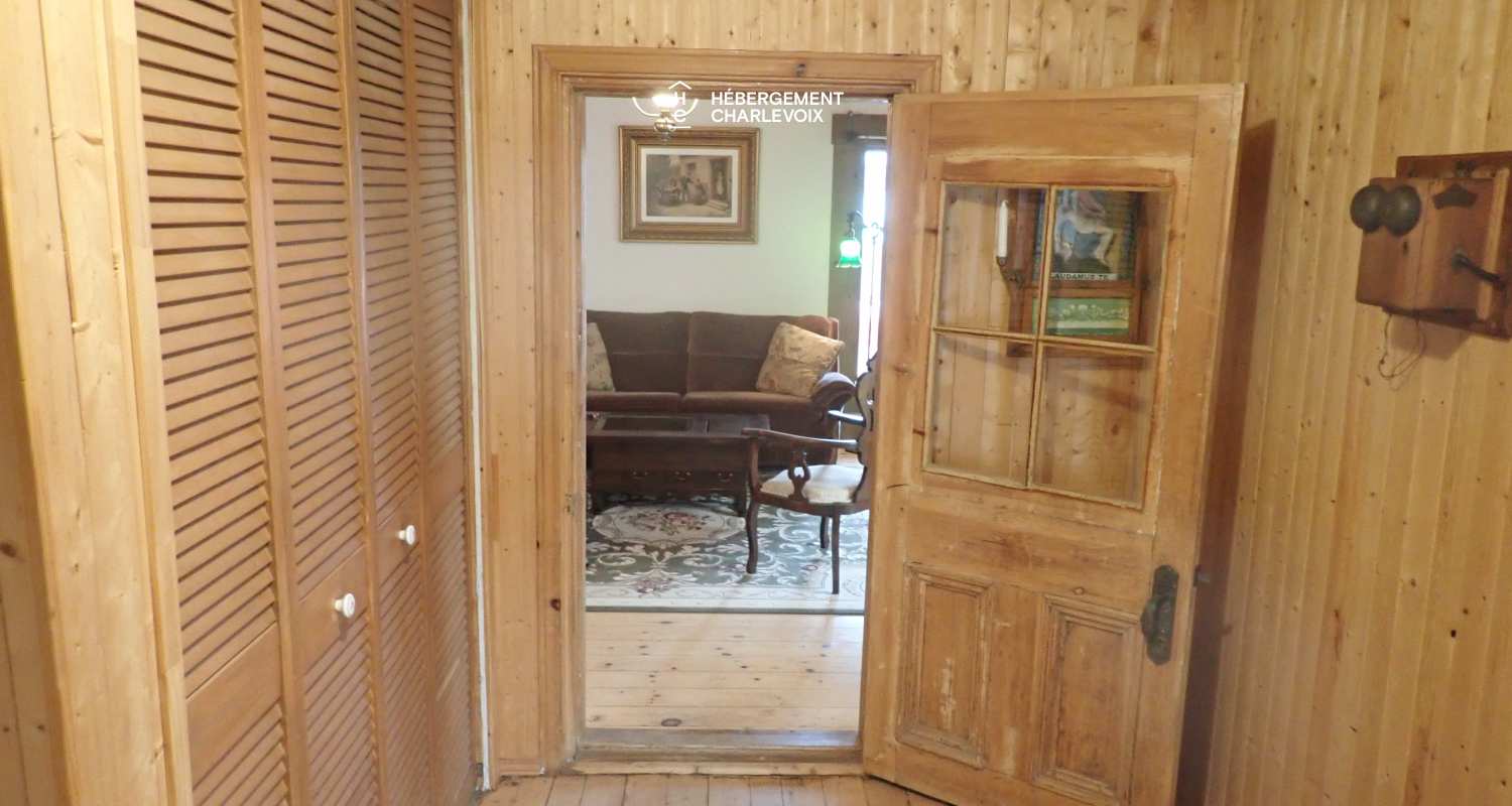 Le 142 - House with old-world charm in downtown Baie-Saint-Paul